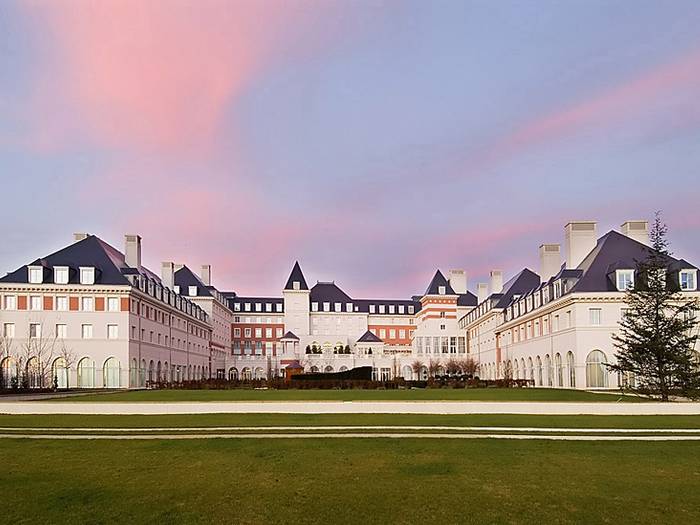 Dream Castle Hotel at Disneyland Pa...