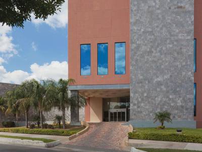 Best Western Plus Nuevo Laredo Inn & Suites