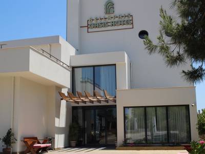 Oasis Hotel