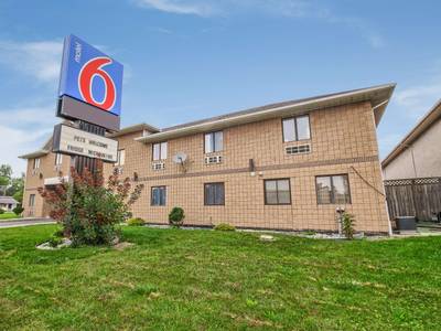 Motel 6 Windsor ON