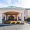 Econo Lodge Inn & Suites