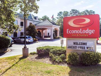 Econo Lodge Inn & Suites