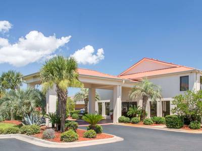 Days Inn and Suites Navarre Conference Center