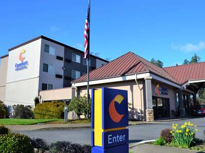Comfort Inn & Suites West