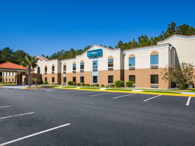 Red Roof Inn & Suites Hinesville