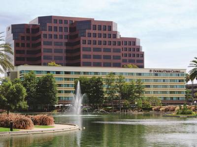 Doubletree Club Orange County Airport