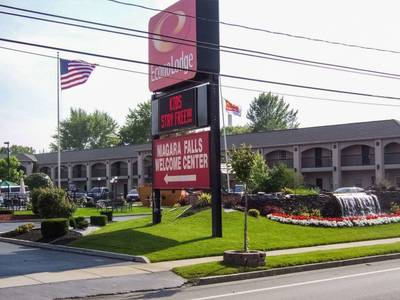 Econo Lodge At The Falls North