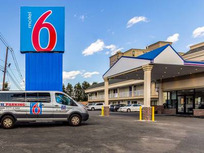 Motel 6 Elizabeth - Newark Liberty International Airport