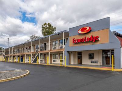 Econo Lodge North