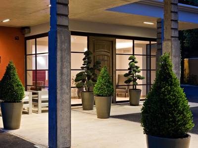 Best Western Plus Le Lavarin