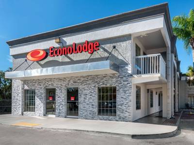 Econo Lodge Airport at RJ Stadium