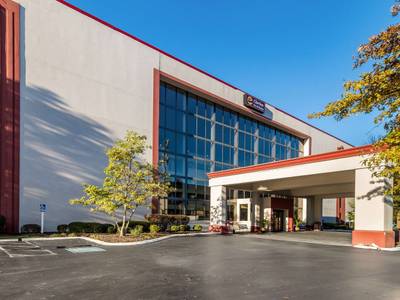 Clarion Inn And Suites