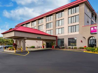 Ramada Lakeland
