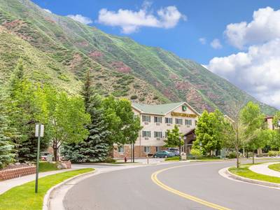 Quality Inn & Suites on the River