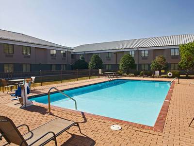 Red Roof Bentonville