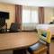 Candlewood Suites Chicago - Waukegan