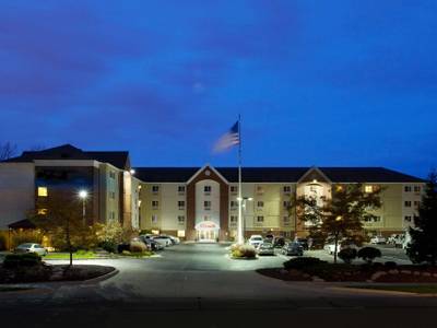 Candlewood Suites Cleveland-North Olmsted