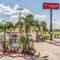 Econo Lodge & Suites