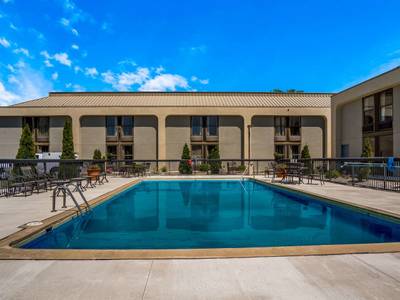 Clarion Inn & Suites Airport