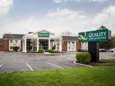 Quality Inn & Suites St. Charles