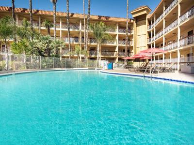 Ramada Burbank Airport