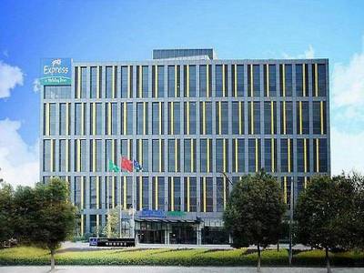 Q Box Hotel Shanghai Meilong