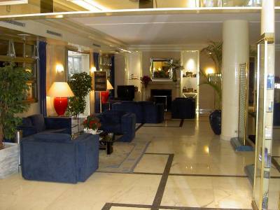 Royal Garden Champs Elysees