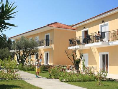 Pythos Studios & Apartments