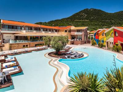 Alexandra Golden Boutique