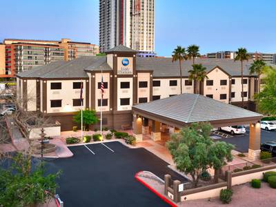 Holiday Inn Express & Suites Downtown-Ballpark