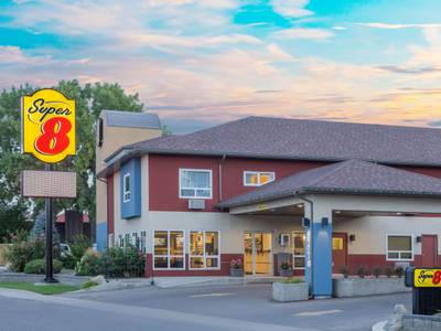 Super 8 Lethbridge
