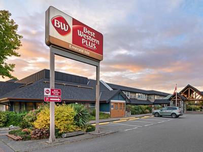 Best Western Plus Emerald Isle Hotel