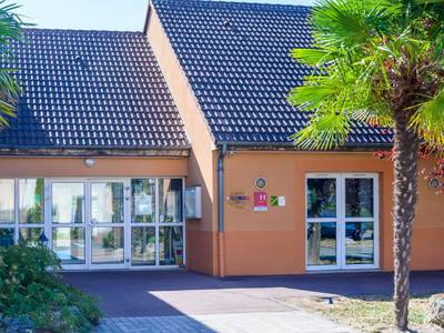 Comfort Hotel Orleans Saran