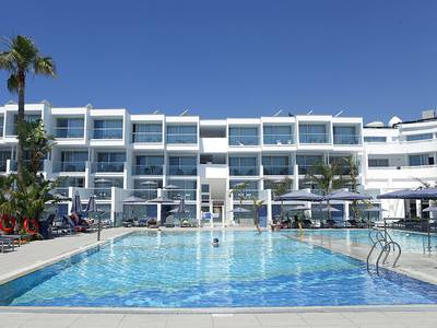 Limanaki Beach Hotel