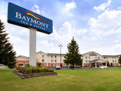 Baymont Inn & Suites Mackinaw City