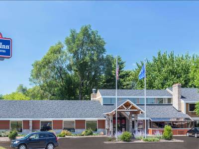 AmericInn Hotel & Suites Chippewa Falls