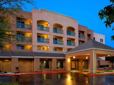 Courtyard Pleasant Hill