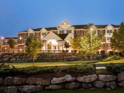 Country Inn & Suites by Radisson, Manchester Airport, NH