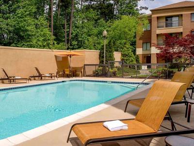 Courtyard Research Triangle Park