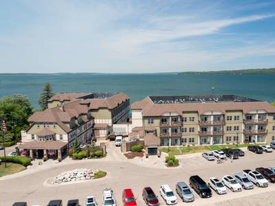 Chase on the Lake Resort Hotel