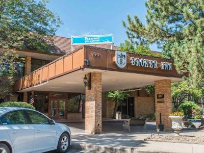 Rodeway Inn & Suites