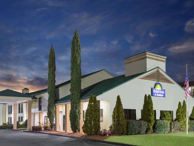 Days Inn & Suites Norcross Atlanta NE Peachtree Ind Blvd