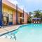 Days Inn Los Angeles/Airport Center/LAX/Venice Beach/Santa M