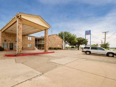 Motel 6 Dallas - Red Oak