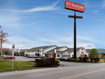 Econo Lodge Inn And Suites