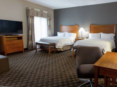 Hampton Inn & Suites Chesapeake-Square Mall