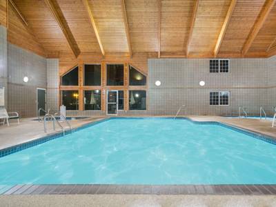 Baymont Inn & Suites Baxter/Brainerd Area