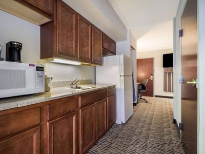 Hawthorn Suites by Wyndham Charleston