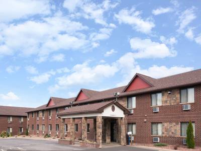 Baymont Inn & Suites Eau Claire WI