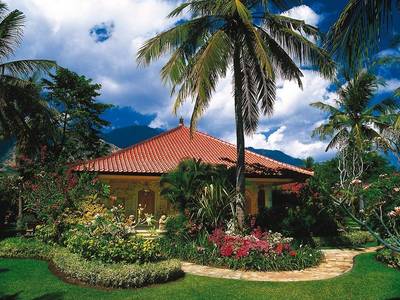 Matahari Beach Resort & Spa